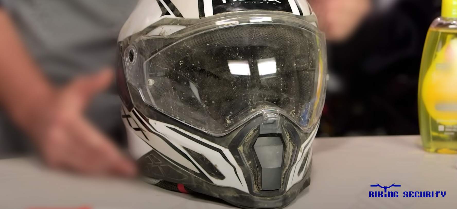 how to clean a dirt bike helmet